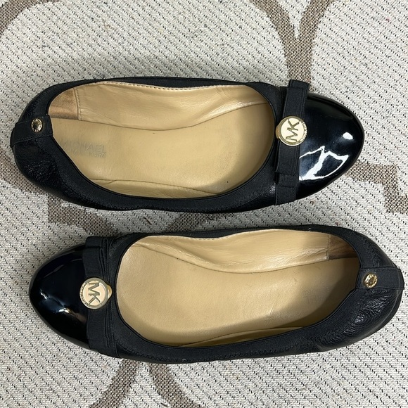 Michael Kors Black patent/ Leather Logo Bow Slip On Ballet Flats 7.5 - Picture 13 of 13